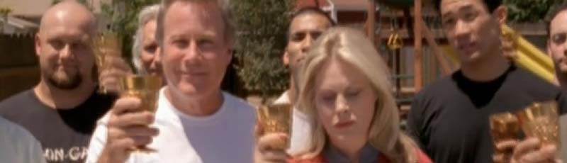 Beverly D’Angelo and John Heard raise a toast